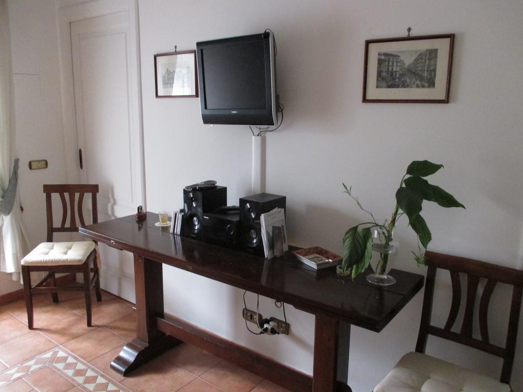 B&B Nilo Νάπολη Δωμάτιο φωτογραφία
